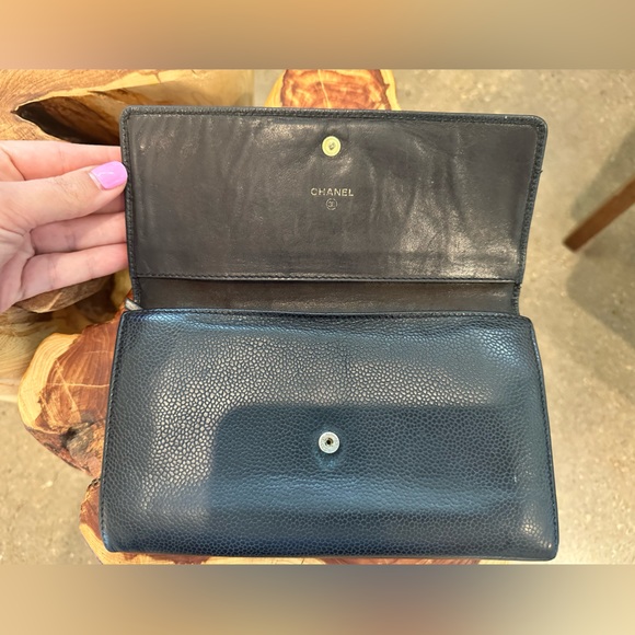 Vintage CHANEL Black Caviar Leather CC Logo Envelope Wallet - Picture 4 of 13